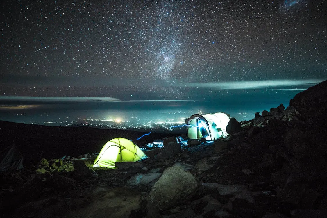 Día 5 - Tercera Cueva – Campamento Kibo (4,703 m)