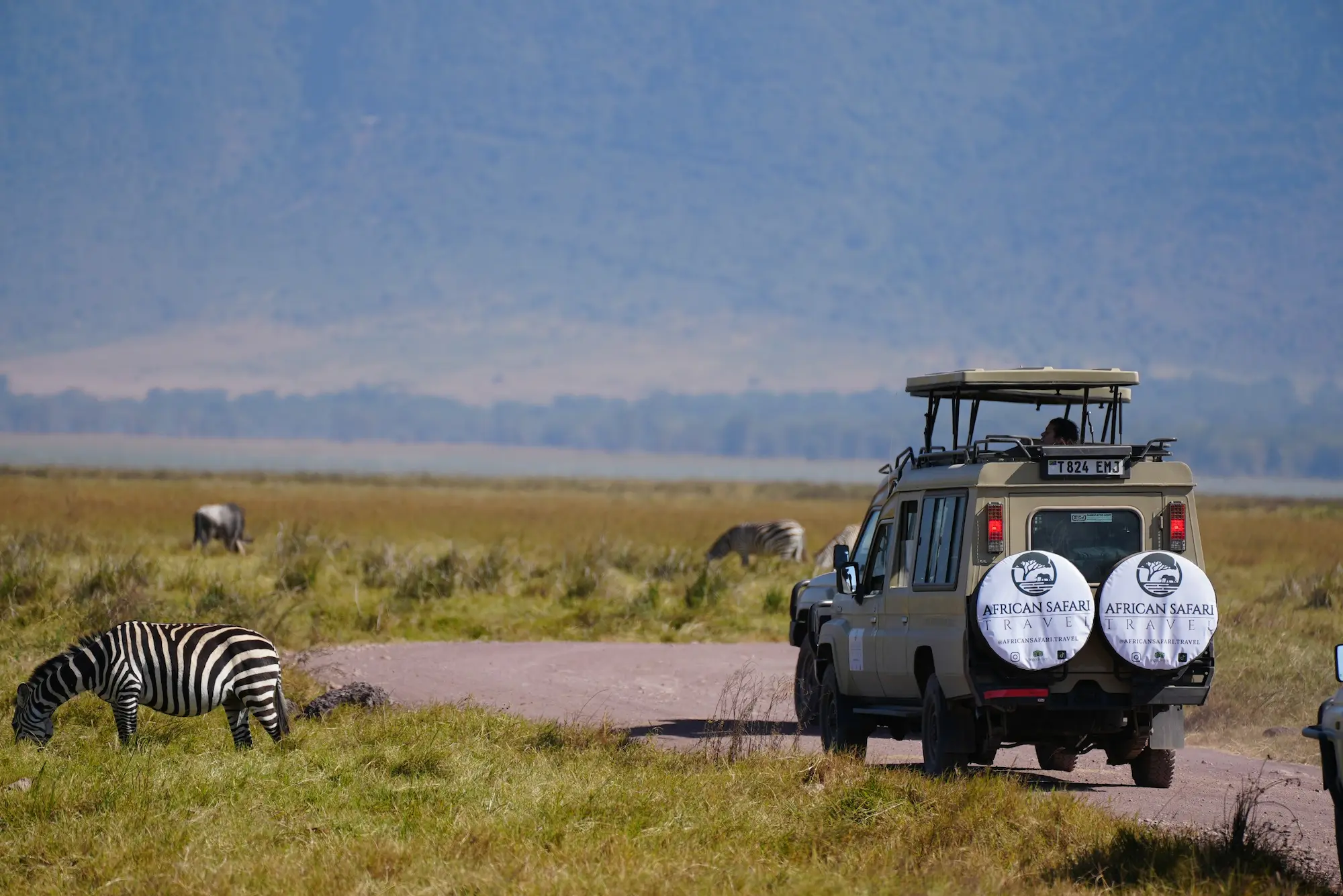4x4 conduciendo al cráter del ngorongoro